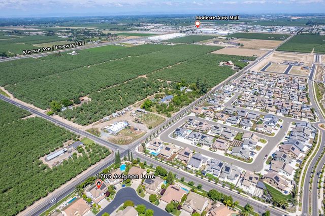 1705 Avignon Ln, Modesto, CA 95356