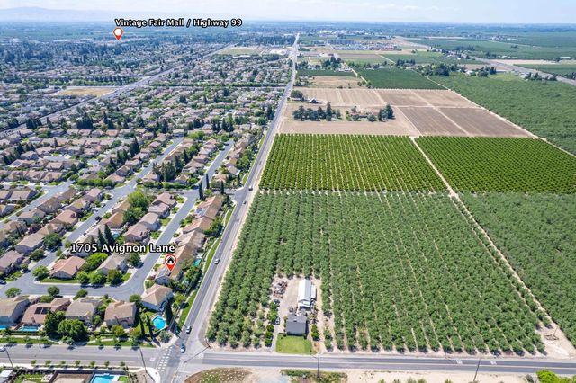 1705 Avignon Ln, Modesto, CA 95356