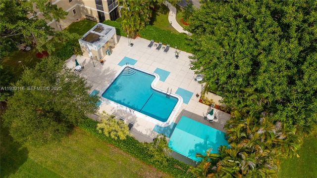 16300 Golf Club Rd 316, Weston, FL 33326