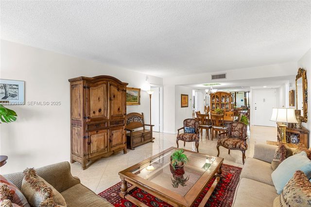 16300 Golf Club Rd 316, Weston, FL 33326