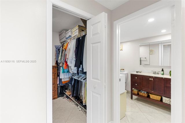 16300 Golf Club Rd 316, Weston, FL 33326