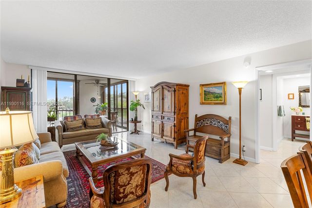 16300 Golf Club Rd 316, Weston, FL 33326