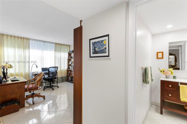 16300 Golf Club Rd 316, Weston, FL 33326