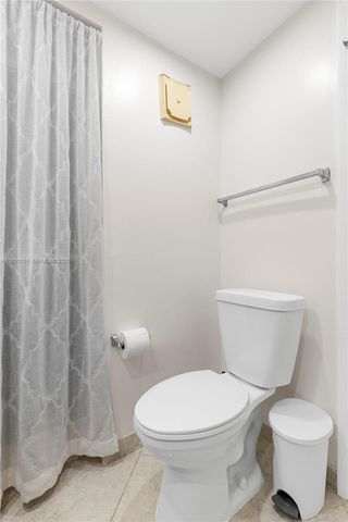 16300 Golf Club Rd 316, Weston, FL 33326