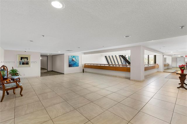 16300 Golf Club Rd 316, Weston, FL 33326