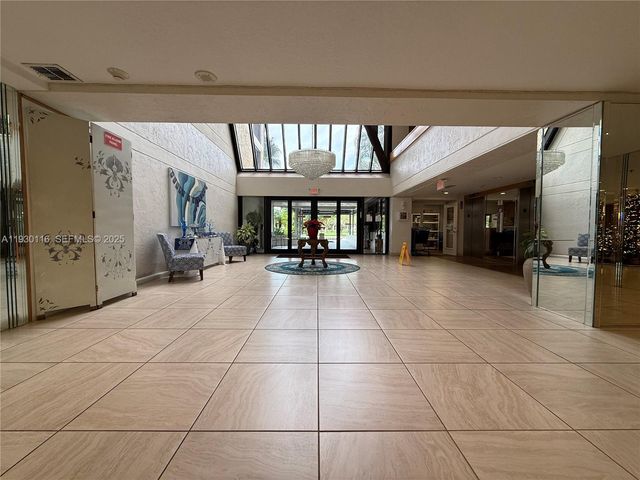 16300 Golf Club Rd 316, Weston, FL 33326