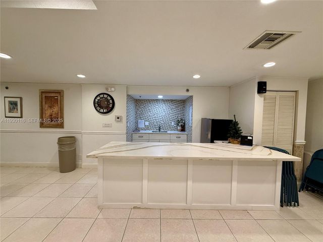 16300 Golf Club Rd 316, Weston, FL 33326