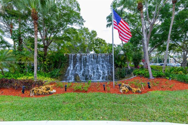 16300 Golf Club Rd 316, Weston, FL 33326