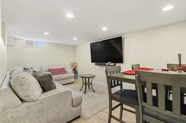 3225 Dearborn Avenue, Kalamazoo, MI 49048