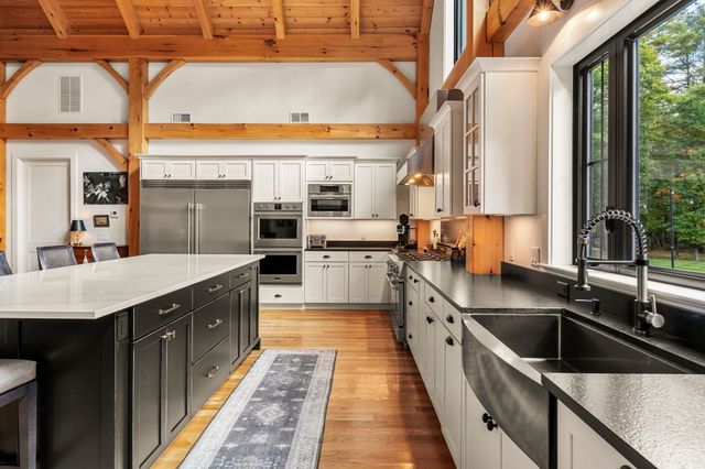 136 Washington St, Boxford, MA 01921