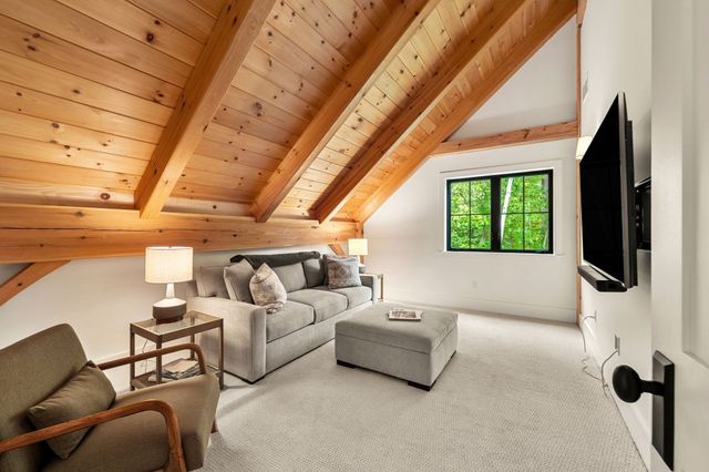 136 Washington St, Boxford, MA 01921