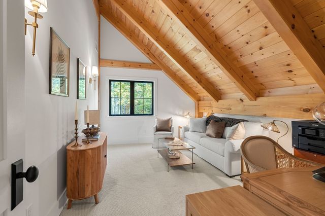 136 Washington St, Boxford, MA 01921