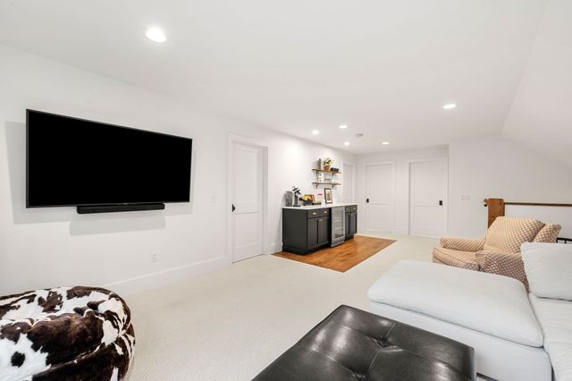 136 Washington St, Boxford, MA 01921