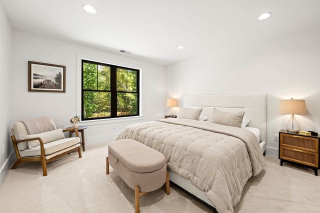 136 Washington St, Boxford, MA 01921