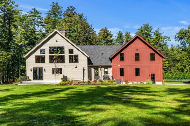 136 Washington St, Boxford, MA 01921