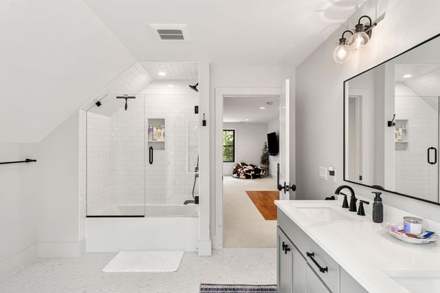136 Washington St, Boxford, MA 01921