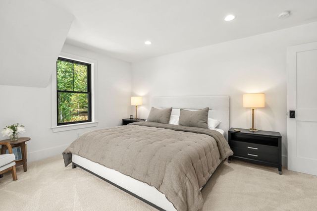 136 Washington St, Boxford, MA 01921