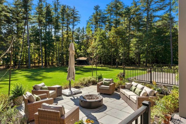 136 Washington St, Boxford, MA 01921