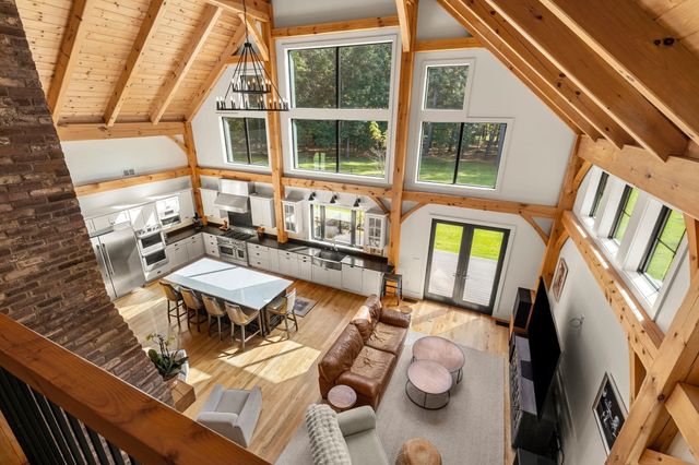 136 Washington St, Boxford, MA 01921