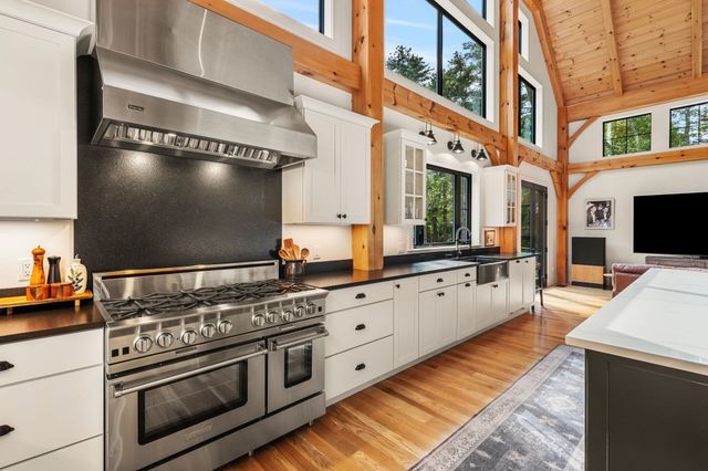 136 Washington St, Boxford, MA 01921