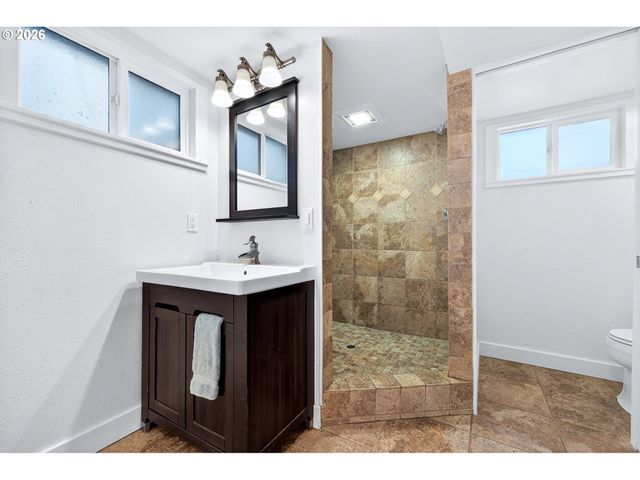 1515 N KILPATRICK St, Portland, OR 97217