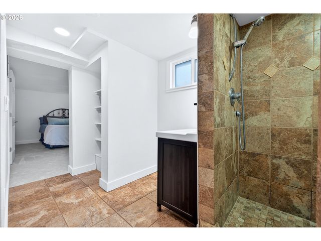 1515 N KILPATRICK St, Portland, OR 97217