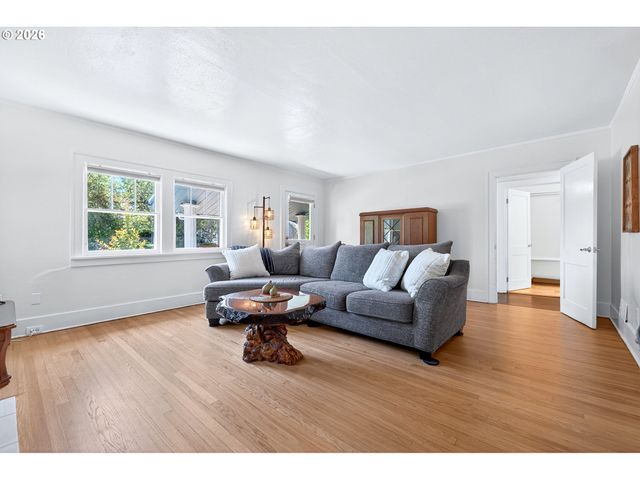 1515 N KILPATRICK St, Portland, OR 97217