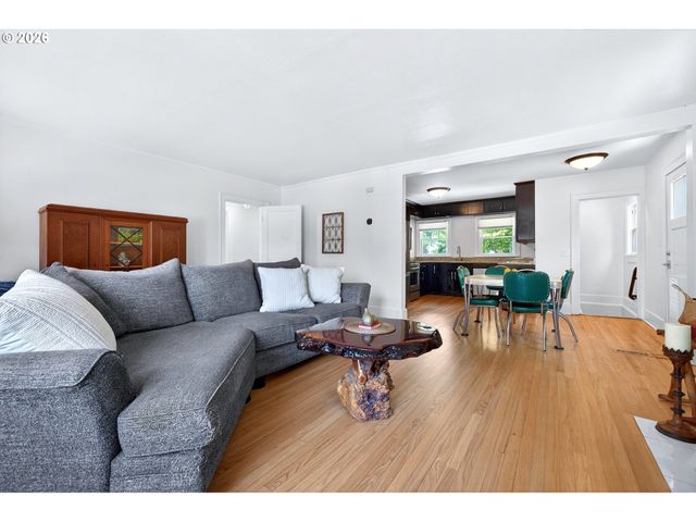 1515 N KILPATRICK St, Portland, OR 97217