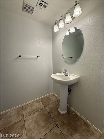 10221 Delray Beach Avenue 102, Las Vegas, NV 89129