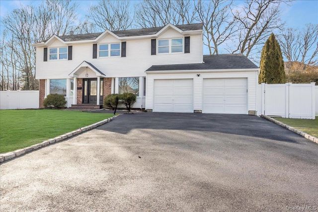 20 Shirley Court, Commack, NY 11725