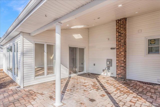 20 Shirley Court, Commack, NY 11725