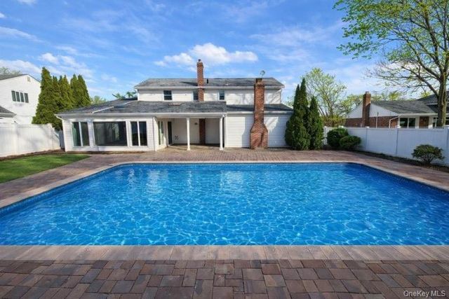 20 Shirley Court, Commack, NY 11725