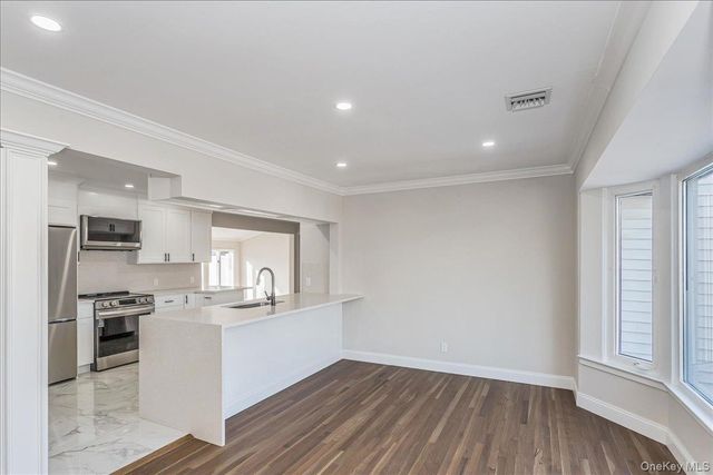 20 Shirley Court, Commack, NY 11725