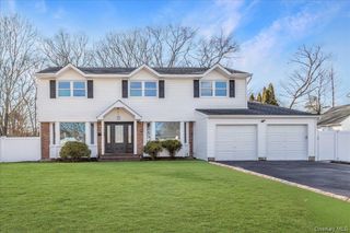 20 Shirley Court, Commack, NY 11725