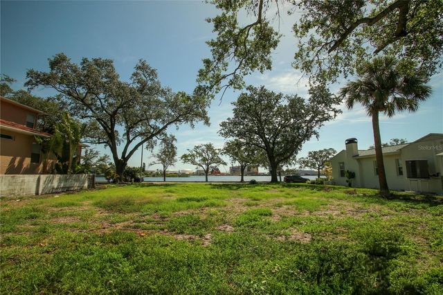 424 CHANNEL DRIVE, Tampa, FL 33606