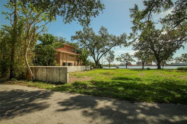 424 CHANNEL DRIVE, Tampa, FL 33606