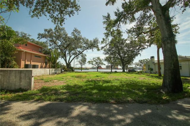 424 CHANNEL DRIVE, Tampa, FL 33606