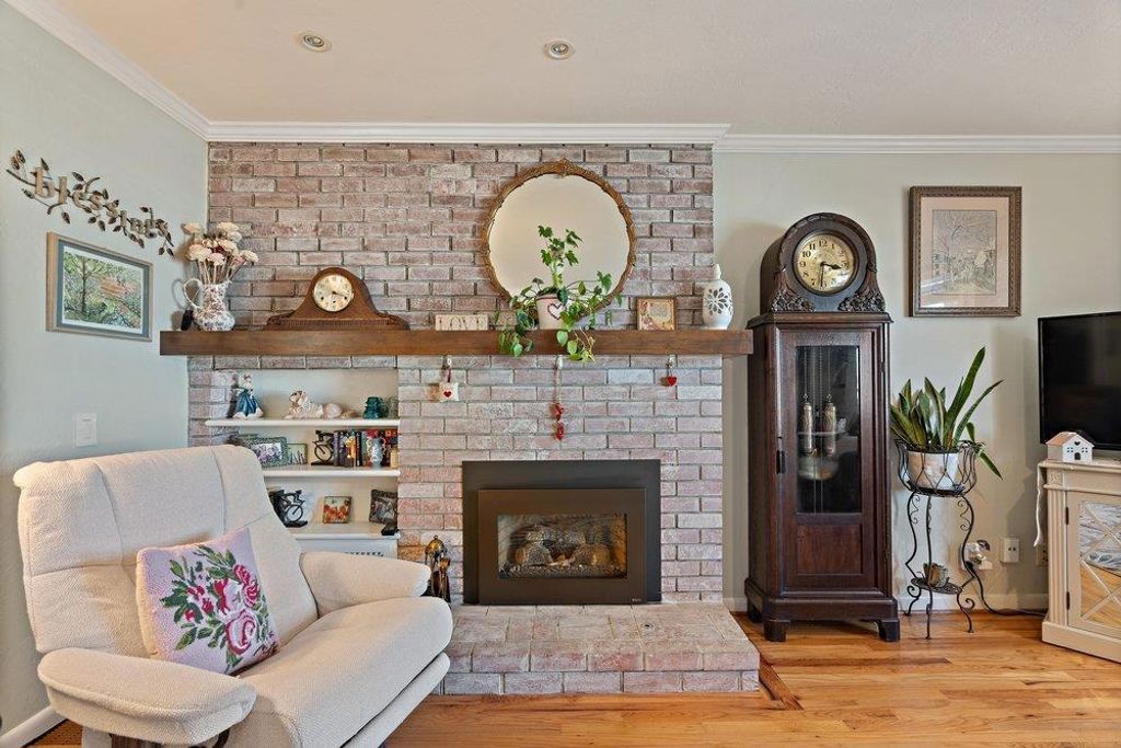 Image 10 of property listing at 1234 Suiter Street, Hollister, CA 95023