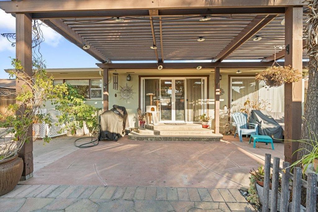 Image 25 of property listing at 1234 Suiter Street, Hollister, CA 95023