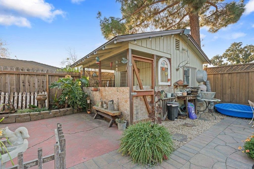 Image 26 of property listing at 1234 Suiter Street, Hollister, CA 95023