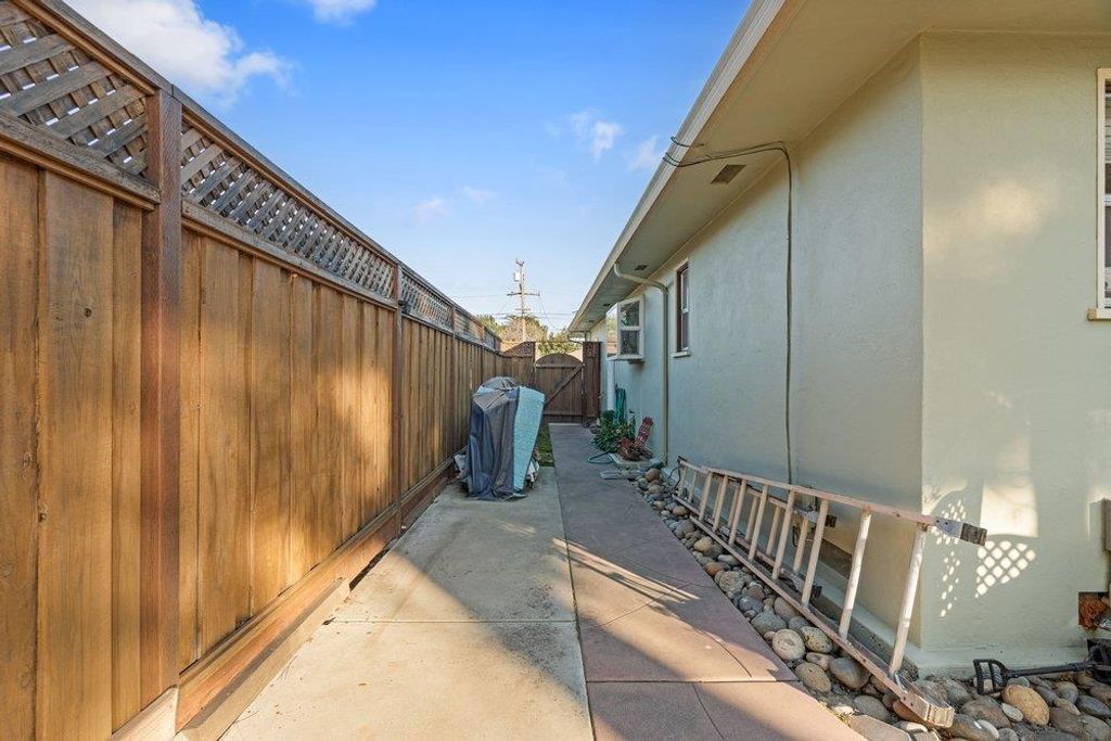 Image 29 of property listing at 1234 Suiter Street, Hollister, CA 95023