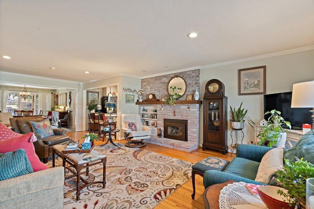 Image 9 of property listing at 1234 Suiter Street, Hollister, CA 95023