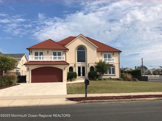 220 Pointe Drive, Mantoloking, NJ 08738