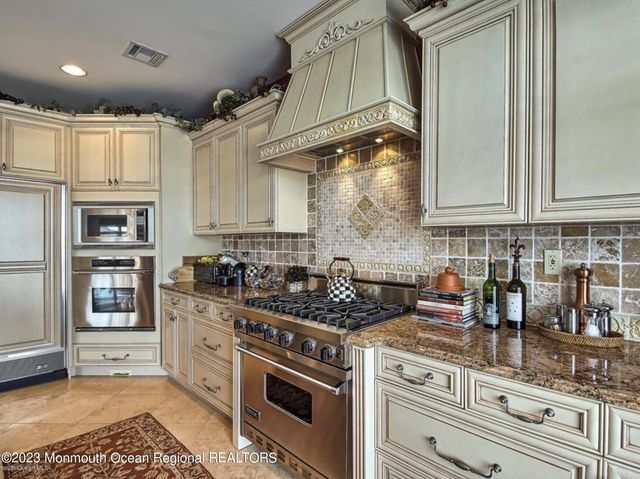 220 Pointe Drive, Mantoloking, NJ 08738