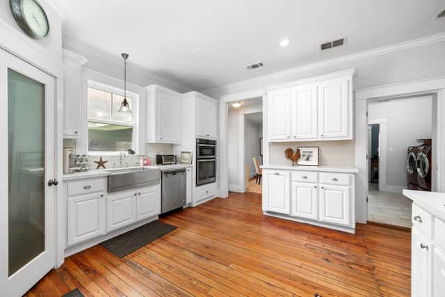 722 Jackson Street, Columbus, TX 78934