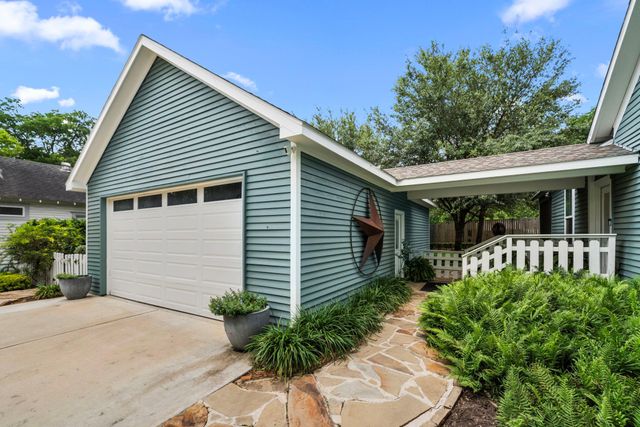 722 Jackson Street, Columbus, TX 78934