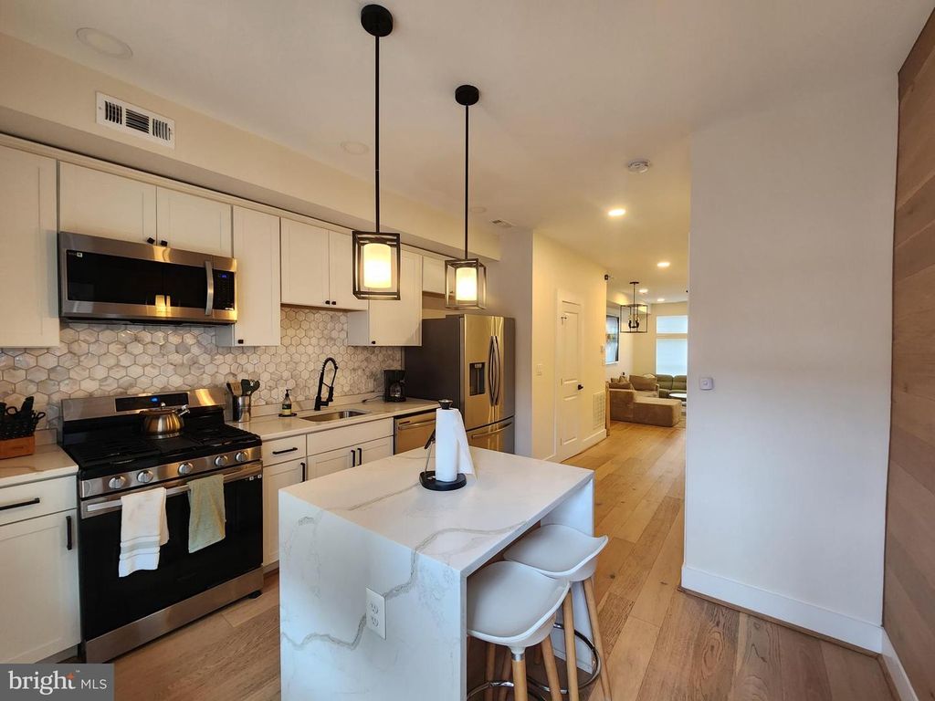Image 12 of property listing at 1347 HERKIMER ST, Baltimore, MD 21223