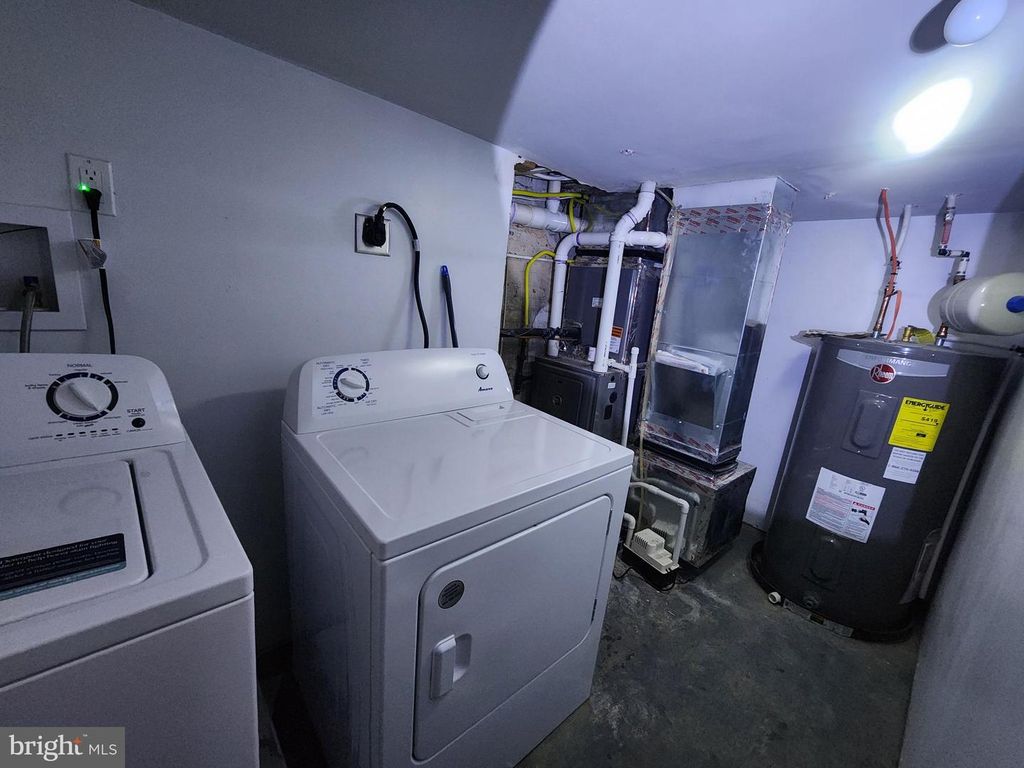 Image 15 of property listing at 1347 HERKIMER ST, Baltimore, MD 21223