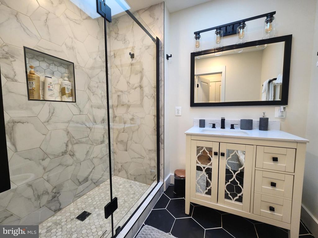 Image 25 of property listing at 1347 HERKIMER ST, Baltimore, MD 21223