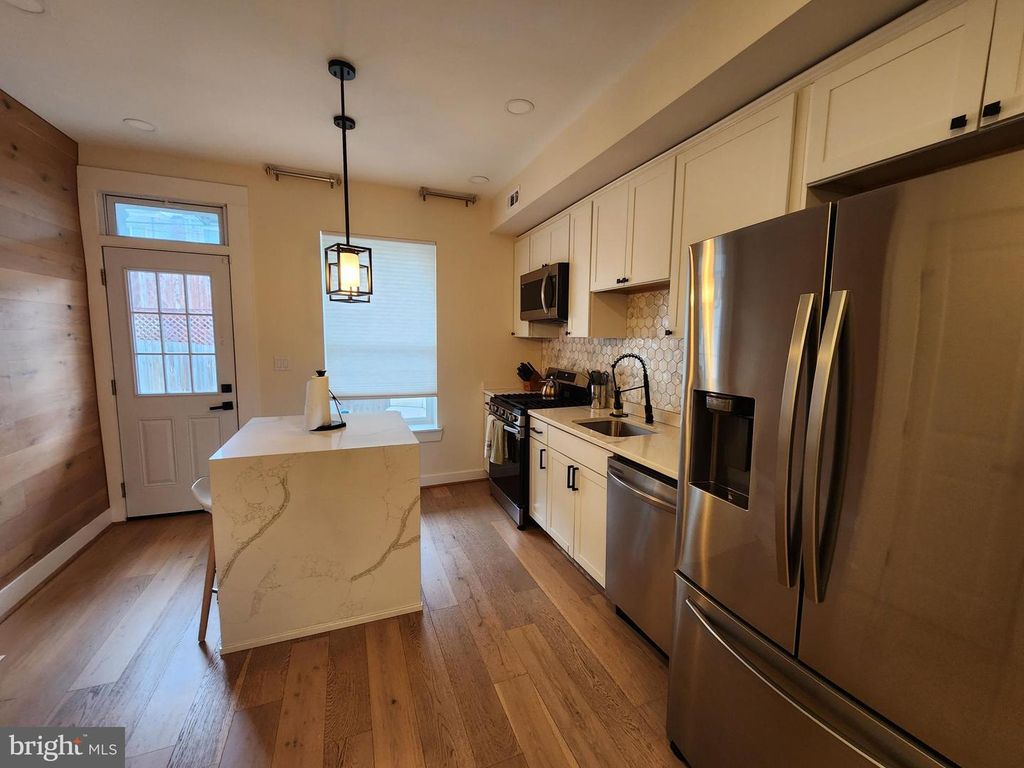 Image 8 of property listing at 1347 HERKIMER ST, Baltimore, MD 21223